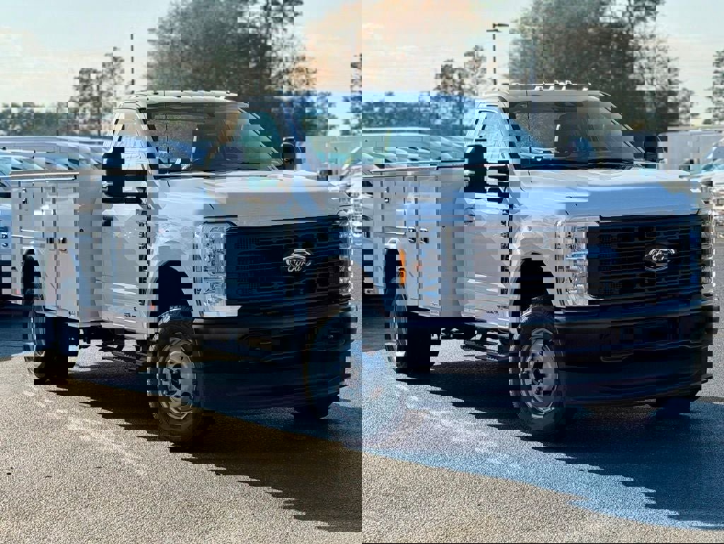 New 2026 Ford F350 XL image 2