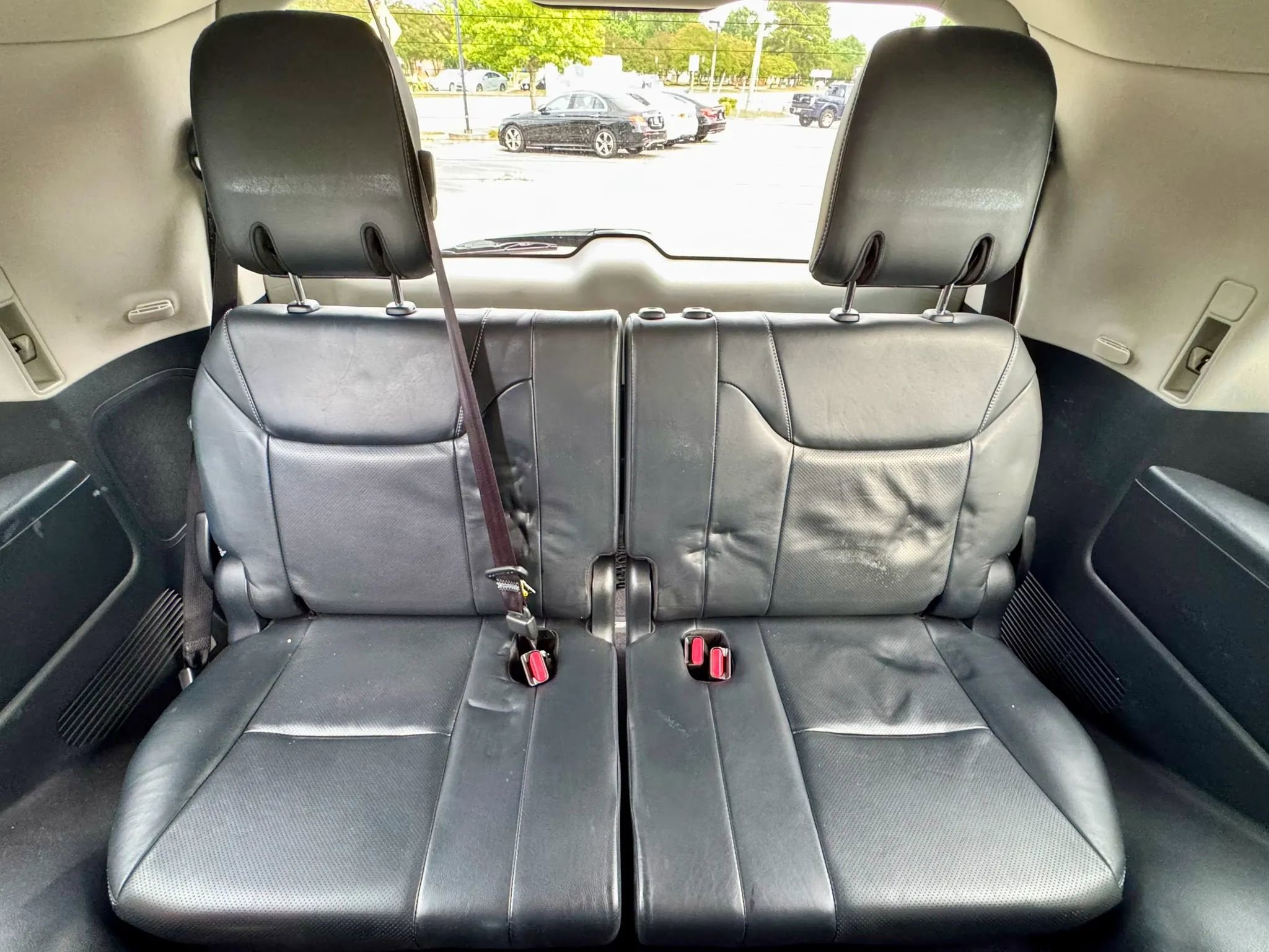 Used 2013 Lexus LX 570 4WD w/ Luxury Pkg image 11
