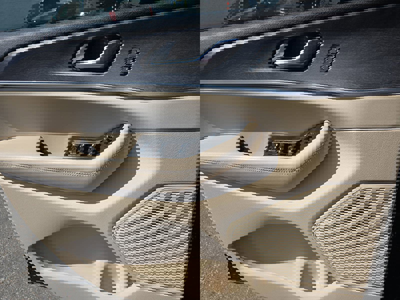 Used 2023 Jeep Grand Cherokee Limited w/ Black Appearance Package image 29