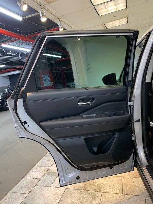 Used 2022 Nissan Pathfinder SL w/ SL Premium Package image 40