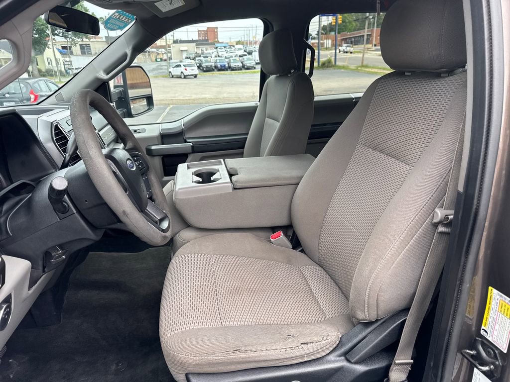 Used 2017 Ford F250 XLT w/ XLT Premium Package AWD/4WD image 17