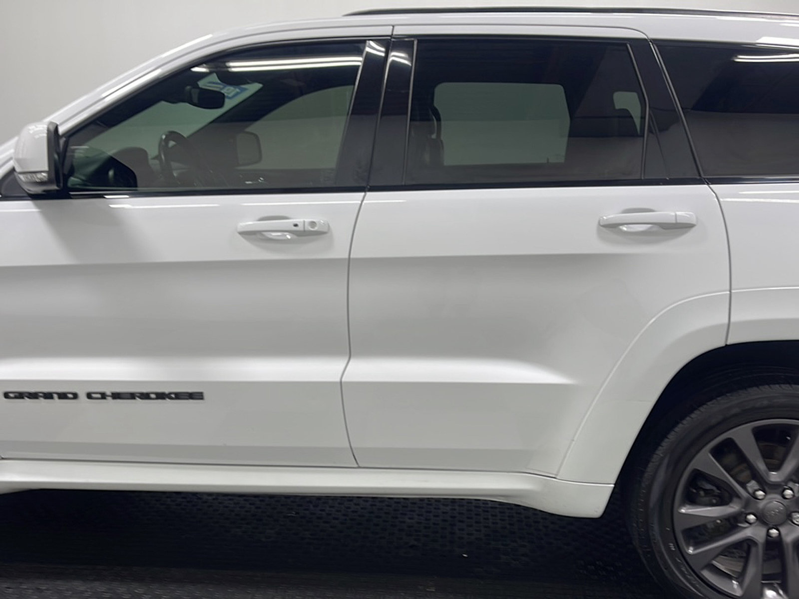 Used 2019 Jeep Grand Cherokee High Altitude AWD/4WD image 14