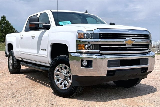 Used 2017 Chevrolet Silverado 3500 LT w/ LT Fleet Convenience Package AWD/4WD image 3