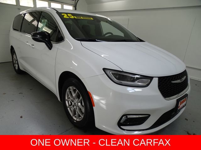 Used 2025 Chrysler Pacifica Select FWD video 1