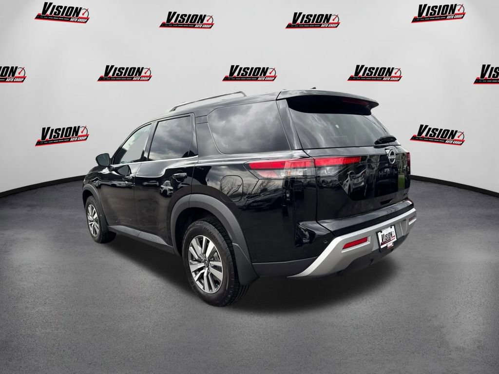 Used 2023 Nissan Pathfinder SL w/ Lighting Package (N92) AWD/4WD image 7