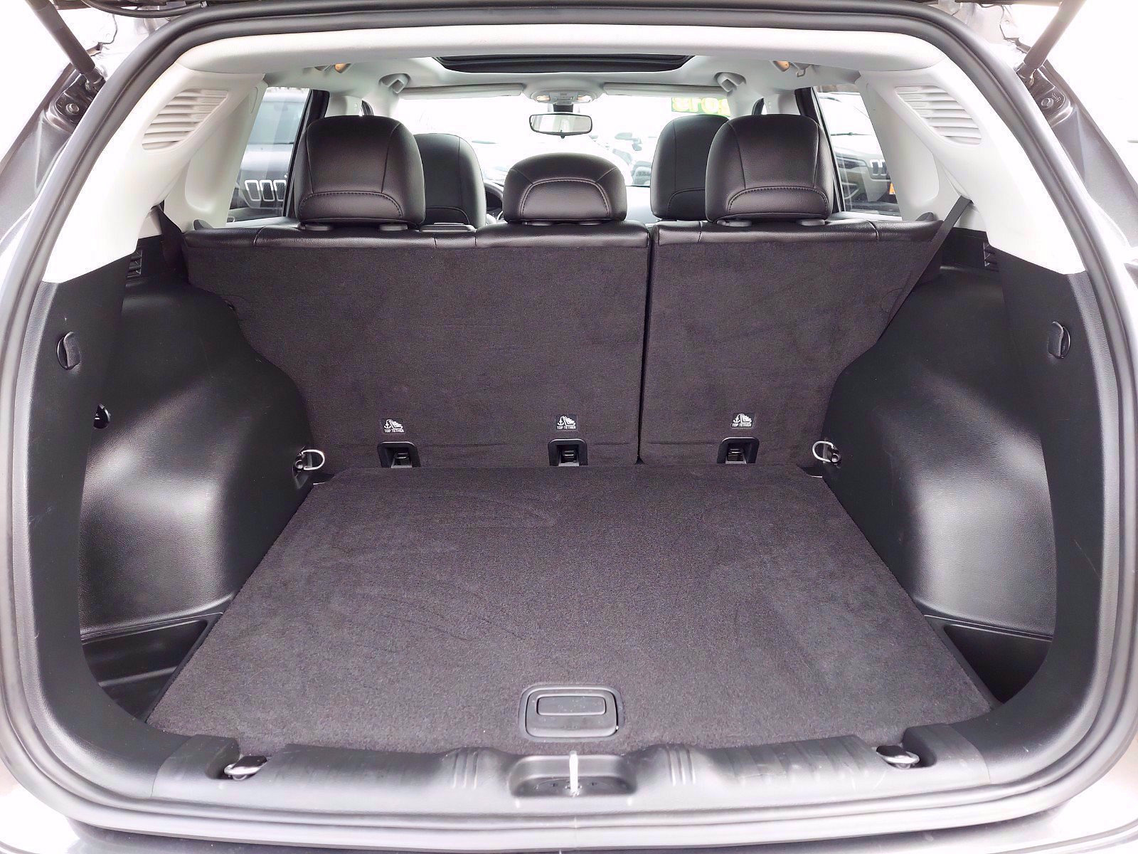 Used 2018 Jeep Compass Latitude w/ Safe & Security Group image 28