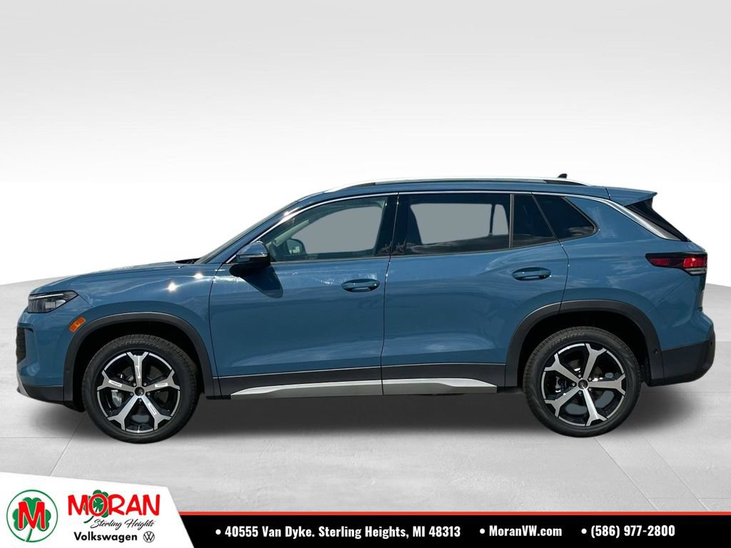 Used 2026 Volkswagen Tiguan SE AWD/4WD image 2
