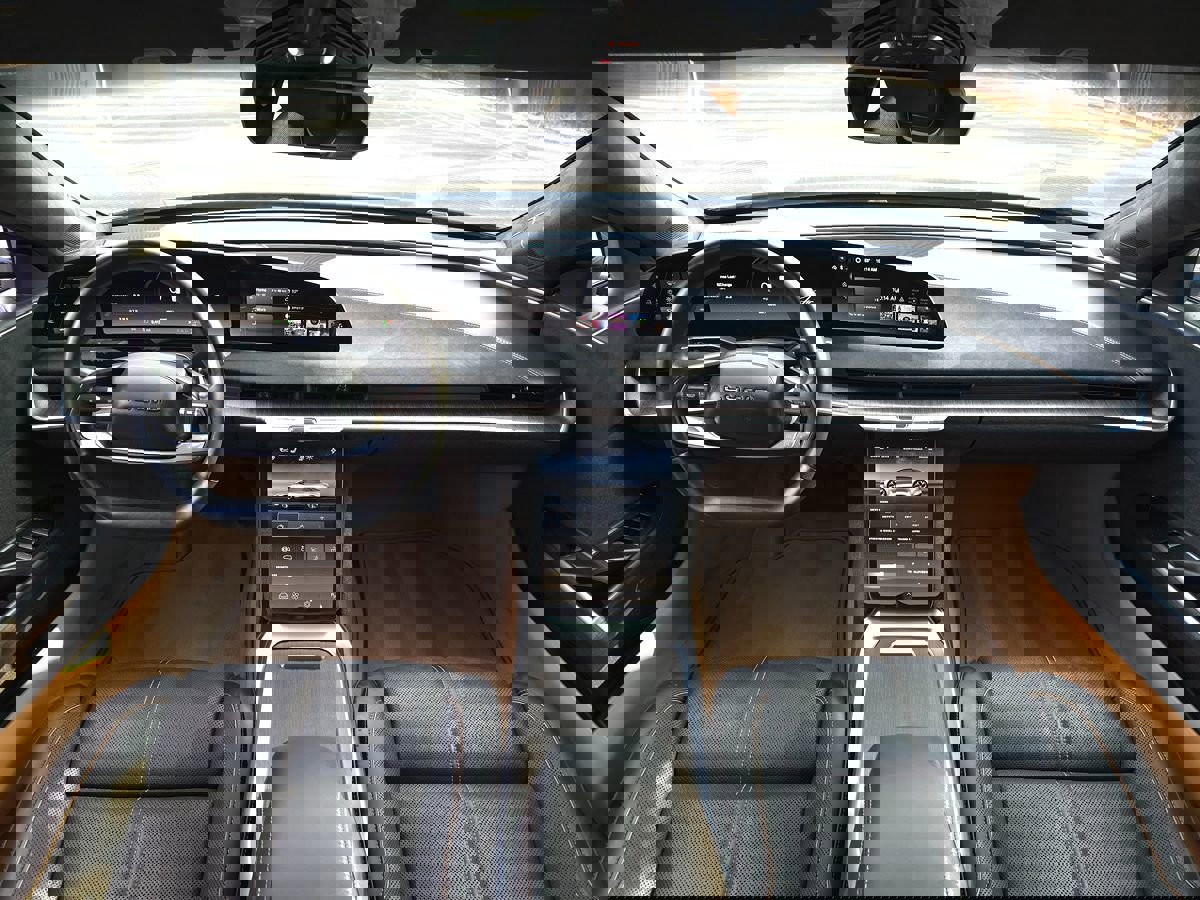 Used 2022 Lucid Air Grand Touring image 10