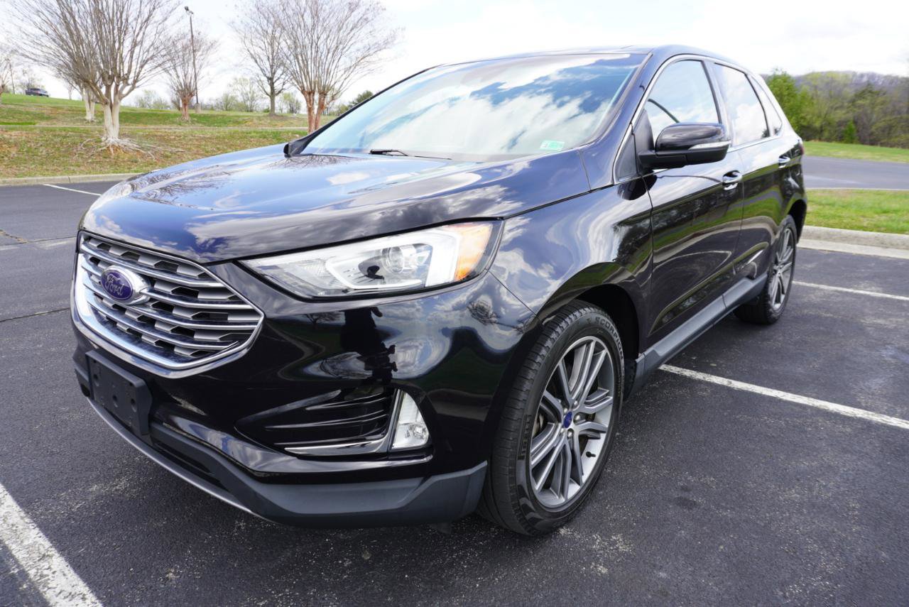 Used 2019 Ford Edge Titanium w/ Cold Weather Package image 5