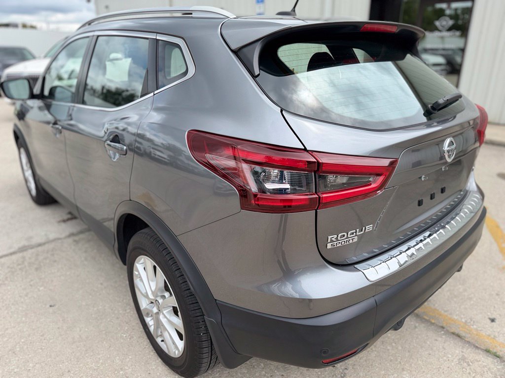 Used 2021 Nissan Rogue Sport SV AWD/4WD image 3