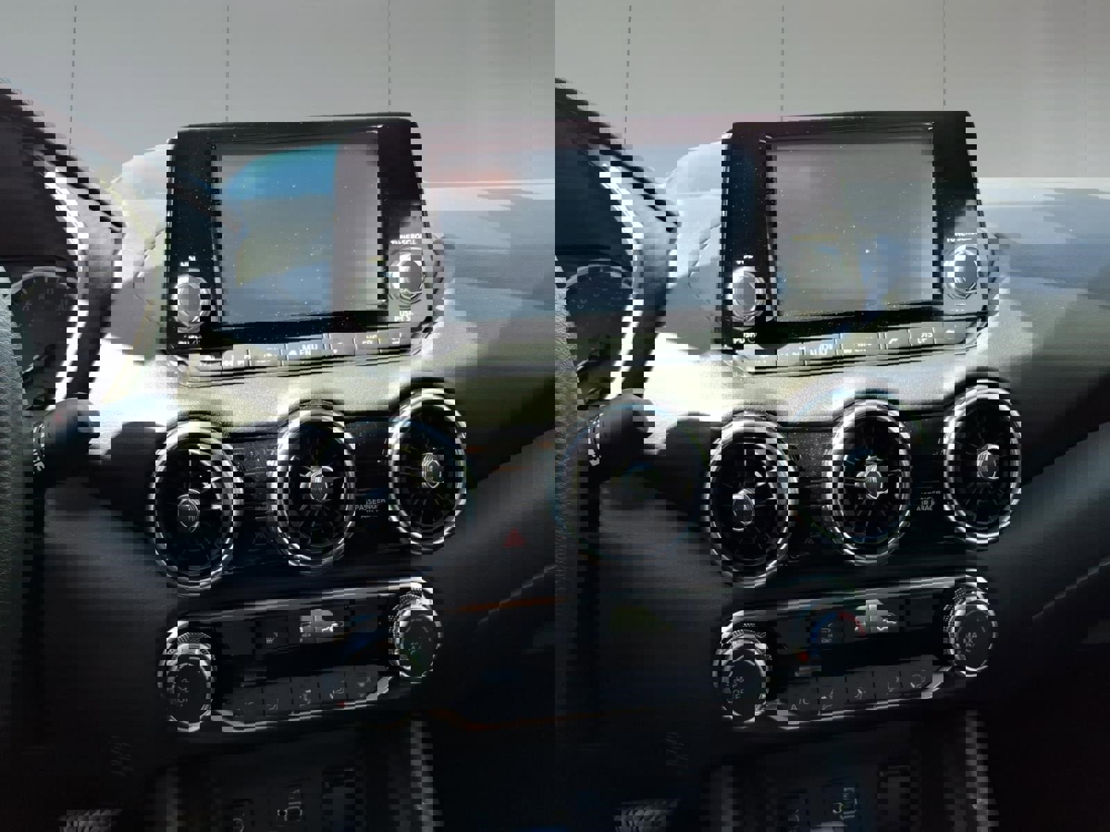 Used 2025 Nissan Sentra S image 15