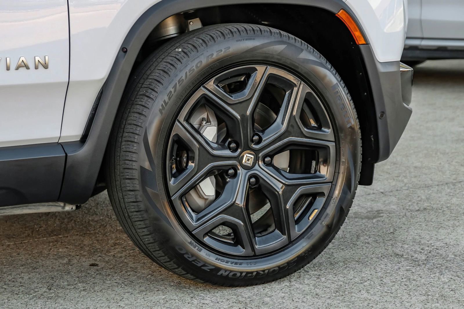 Used 2024 Rivian R1S Adventure image 67