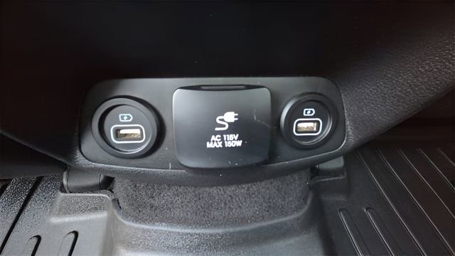 Used 2023 Hyundai Santa Fe Calligraphy image 24