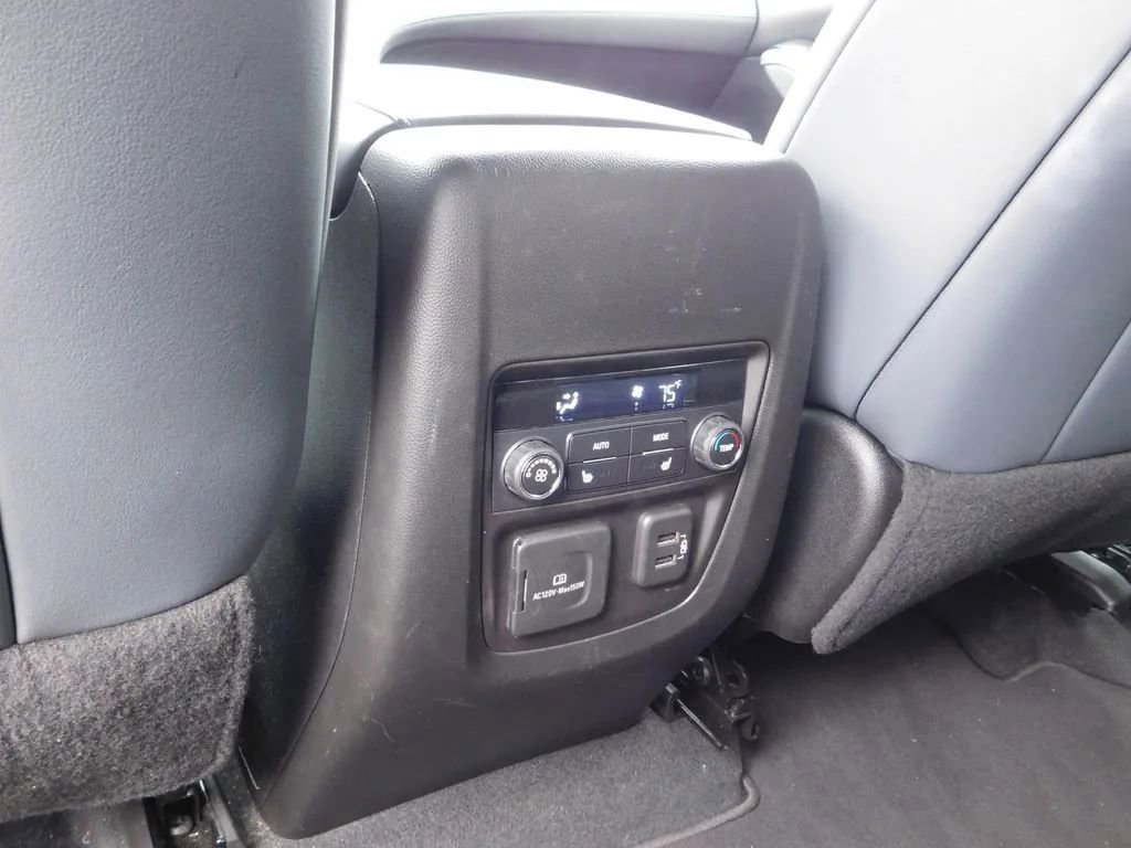 Used 2024 Buick Enclave Premium image 13