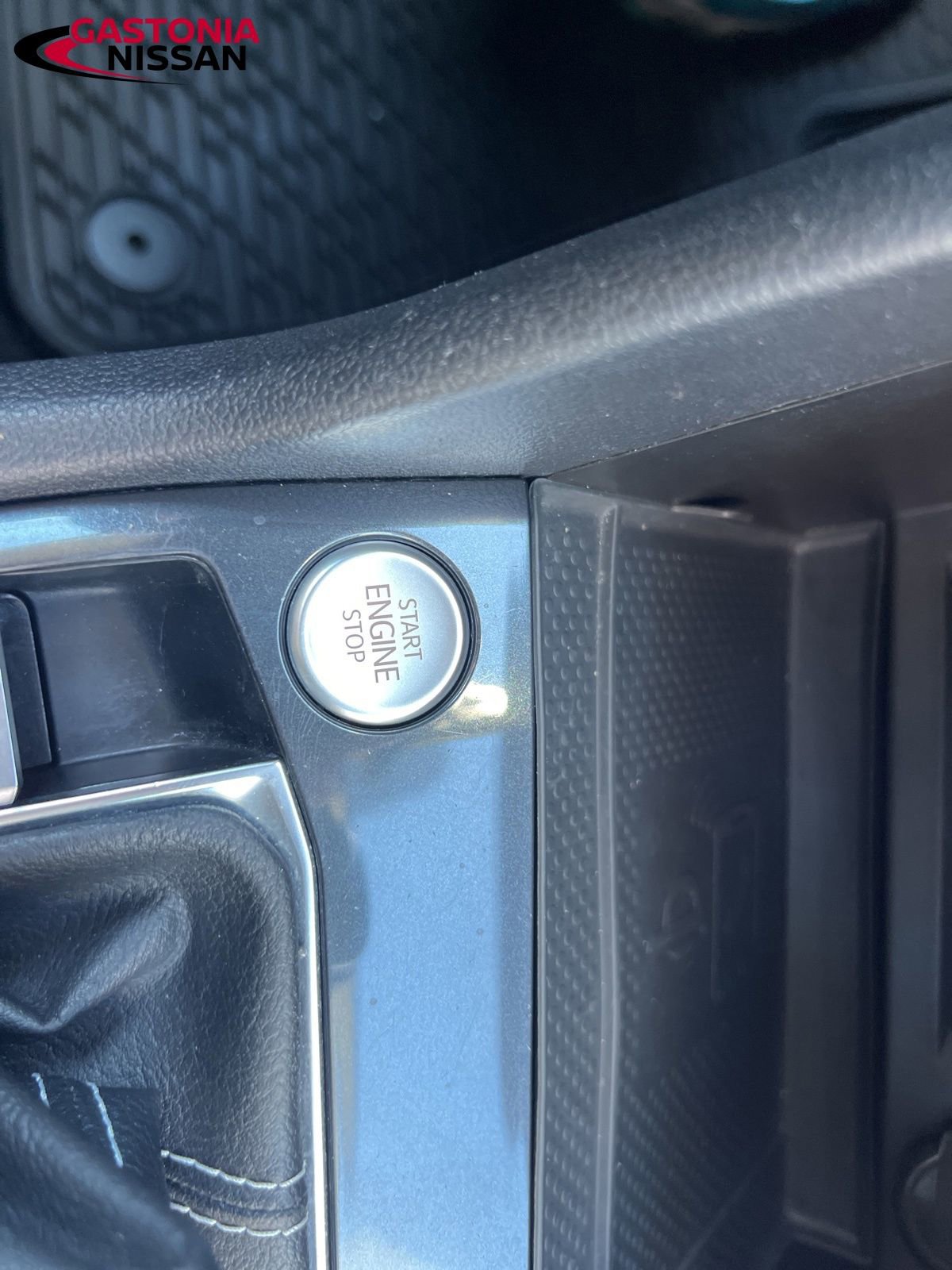 Used 2023 Volkswagen Tiguan SE image 38