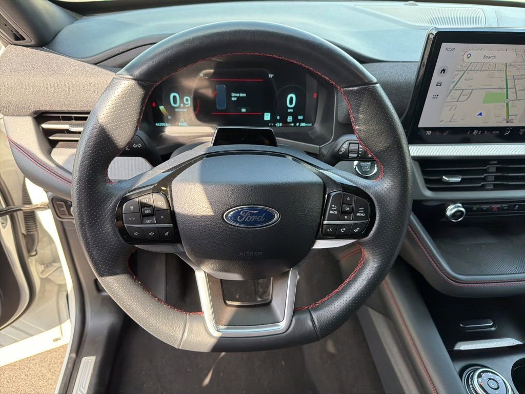 Used 2025 Ford Explorer ST-Line w/ ST-Line Street Pack image 19