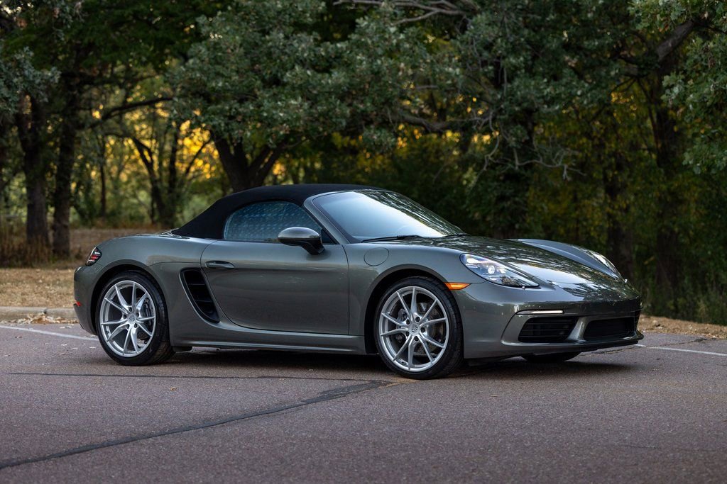 Used 2021 Porsche 718 Boxster Base w/ Premium Package image 22