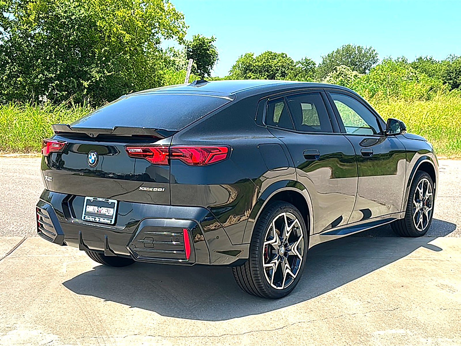New 2026 BMW X2 xDrive28i w/ Technology Package AWD/4WD image 8