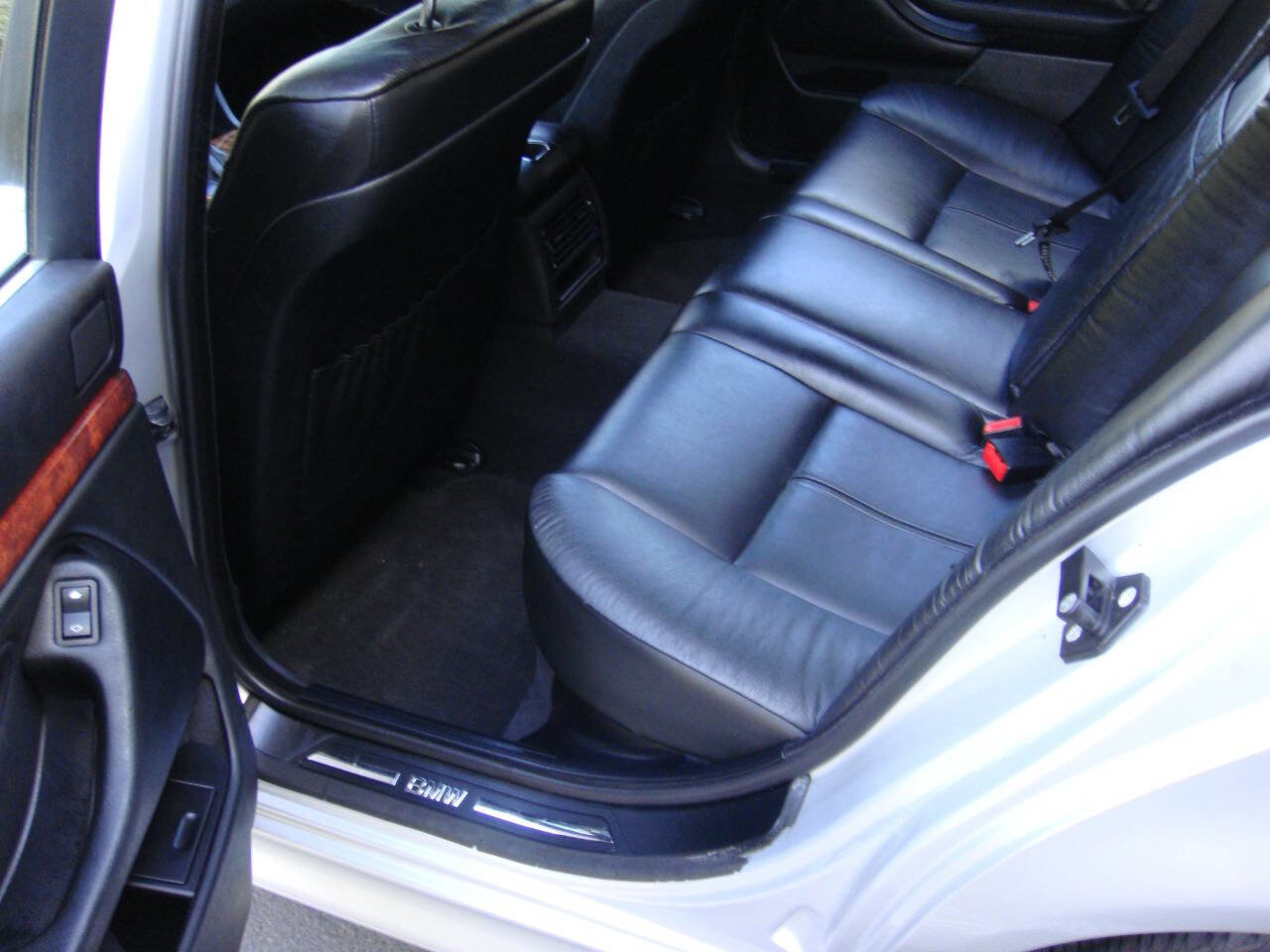 Used 2002 BMW 530i Sedan image 11