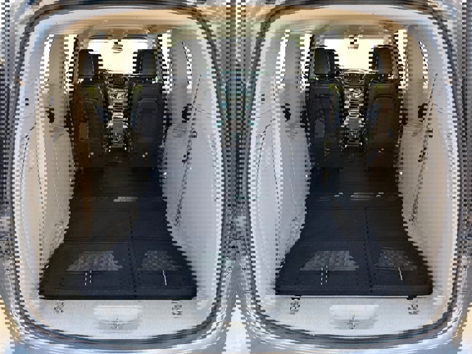 Used 2020 Chrysler Voyager Lxi image 19