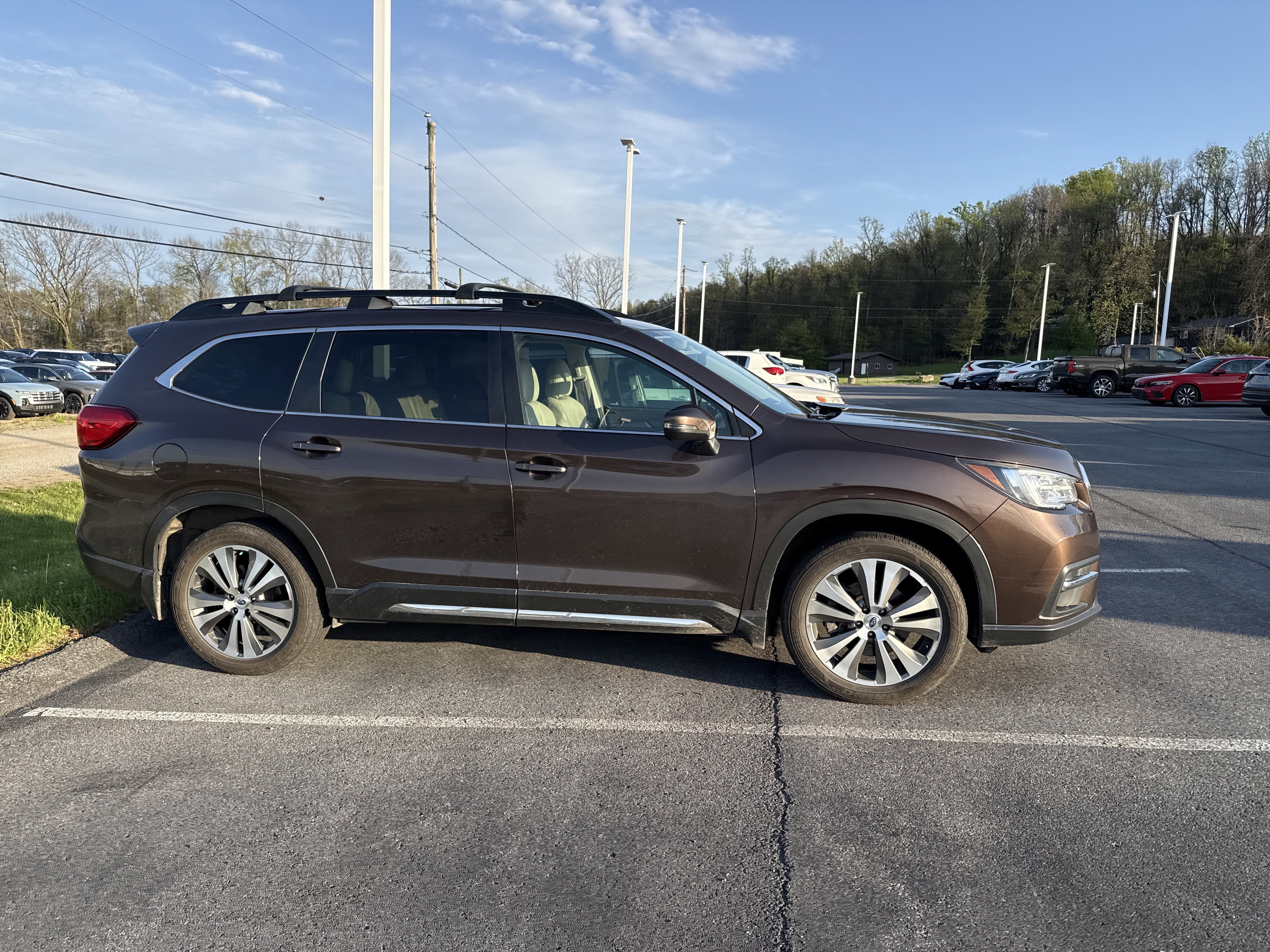 Used 2019 Subaru Ascent Limited w/ Popular Package #2 AWD/4WD image 2