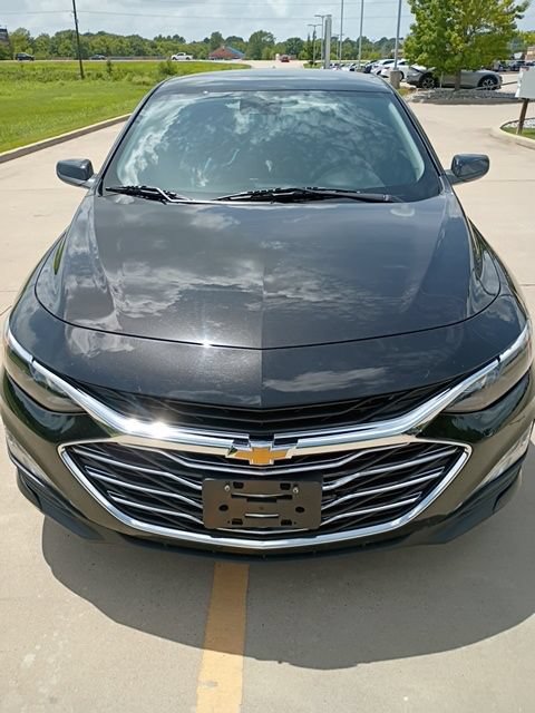 Used 2024 Chevrolet Malibu LT FWD image 2