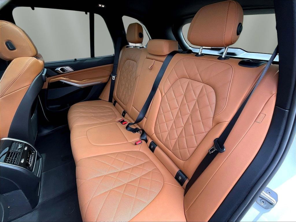 Used 2023 BMW X5 xDrive40i w/ Executive Package AWD/4WD image 22