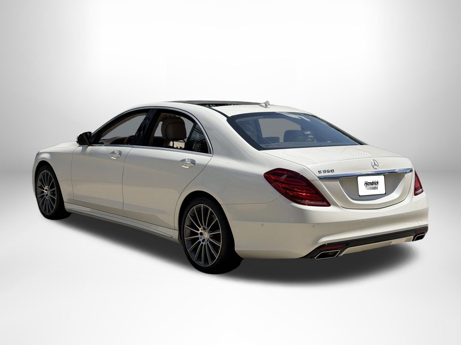 Used 2015 Mercedes-Benz S 550 Sedan image 2