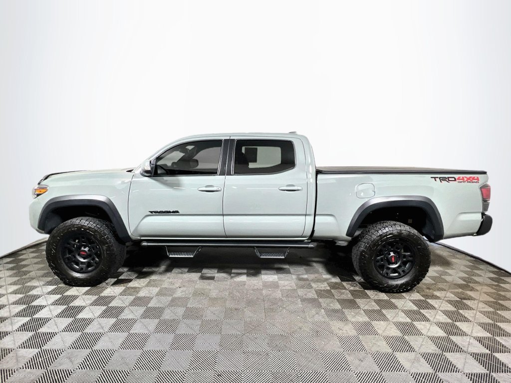Certified 2022 Toyota Tacoma TRD Off-Road w/ Black Out Package (TMS) AWD/4WD image 4