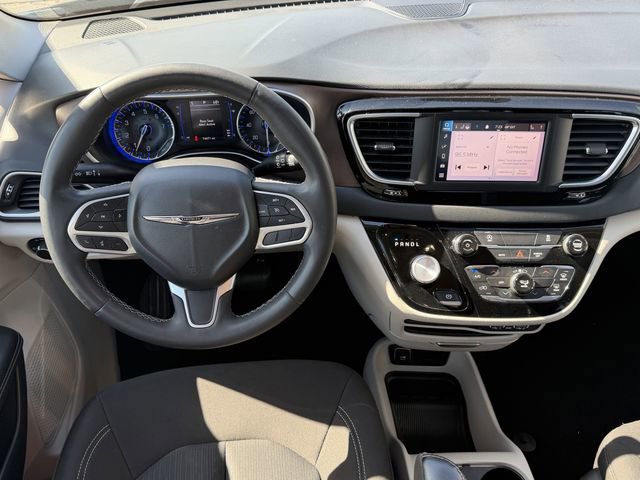 Used 2023 Chrysler Voyager LX FWD image 10