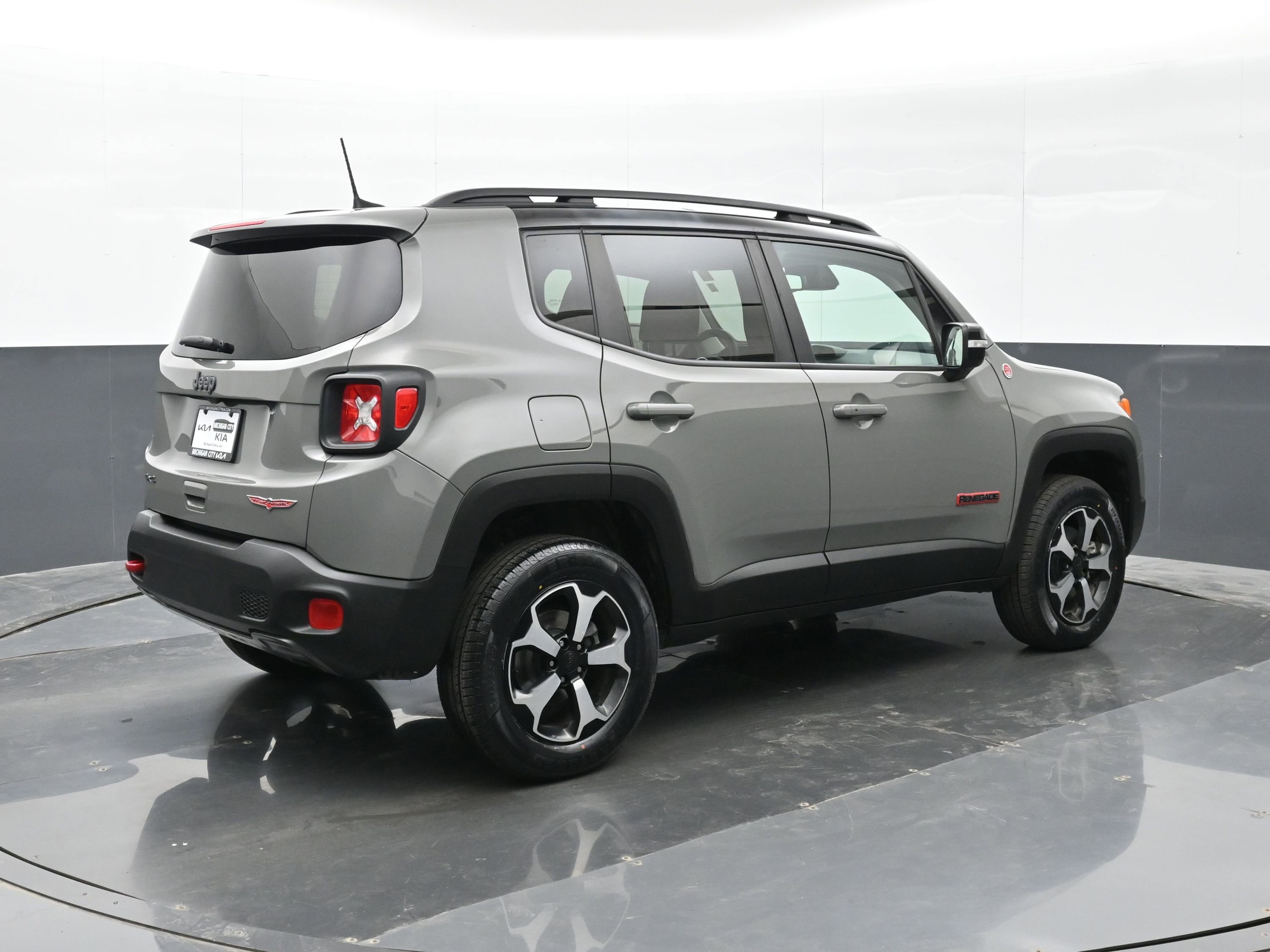 Used 2022 Jeep Renegade Trailhawk w/ Sun/Sound Group AWD/4WD image 8