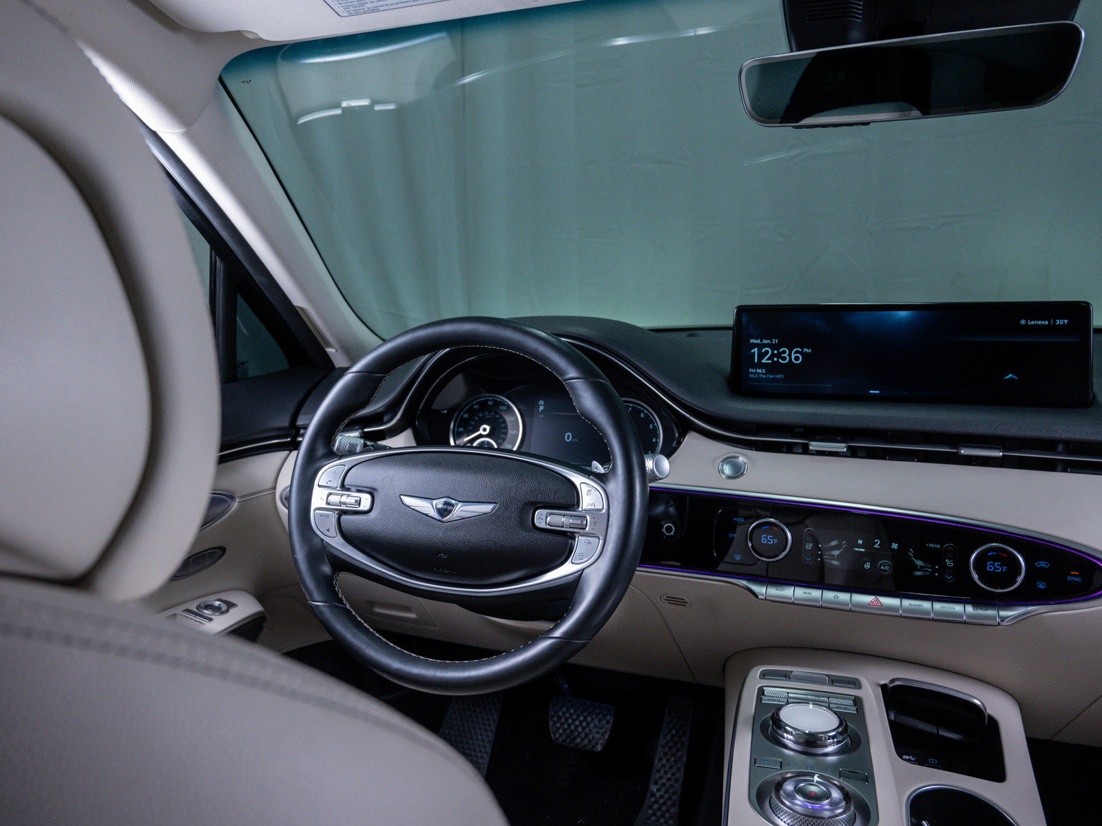 Used 2022 Genesis GV70 2.5T w/ Advanced Package image 14