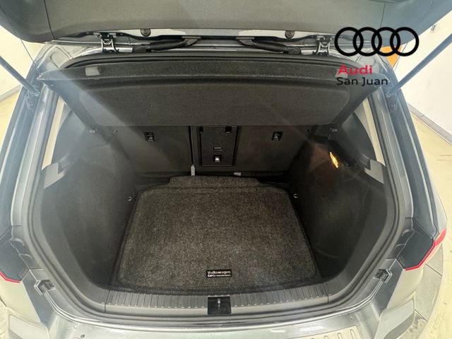 Used 2022 Volkswagen Taos SE w/ Panoramic Sunroof Package FWD image 12