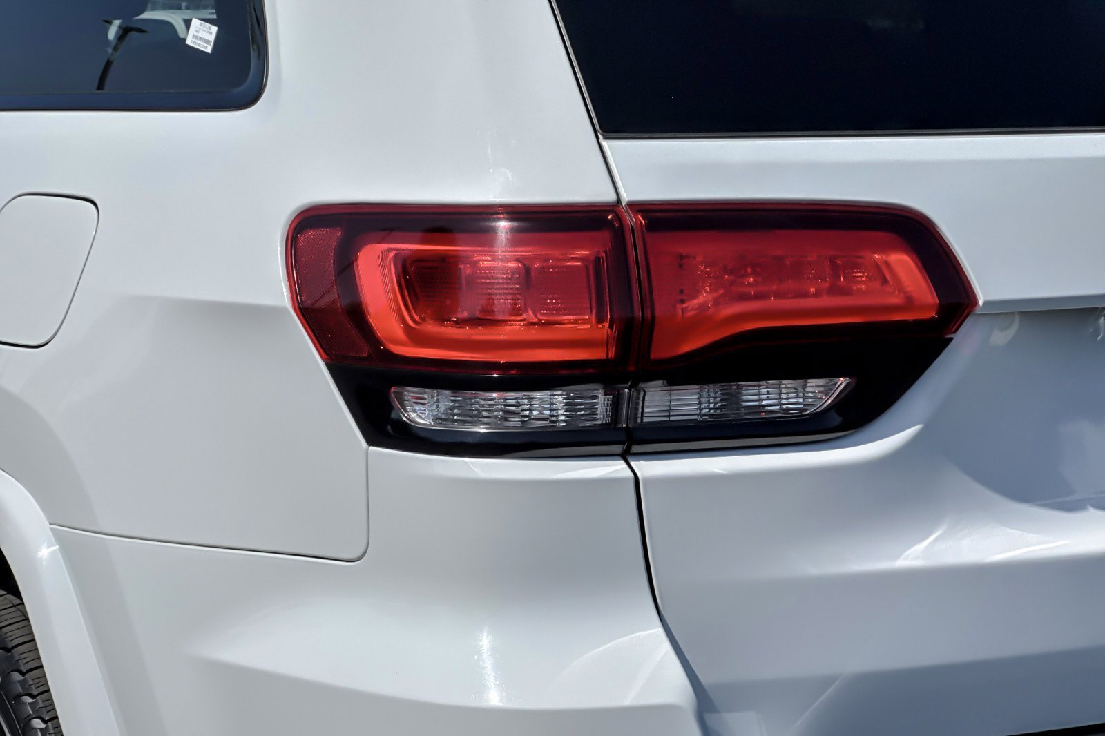 Used 2020 Jeep Grand Cherokee Altitude RWD image 27