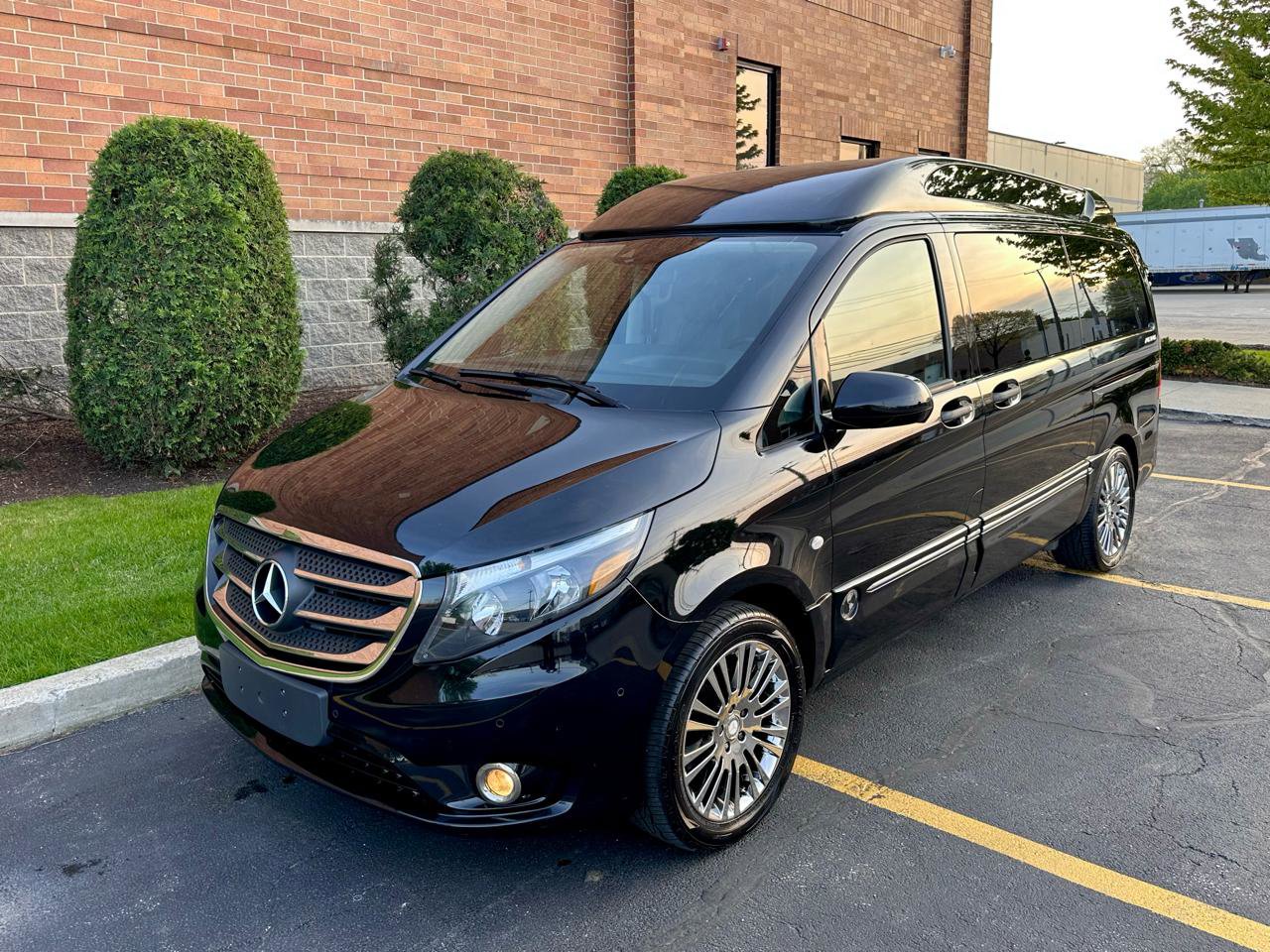 Used 2018 Mercedes-Benz Metris Passenger image 11