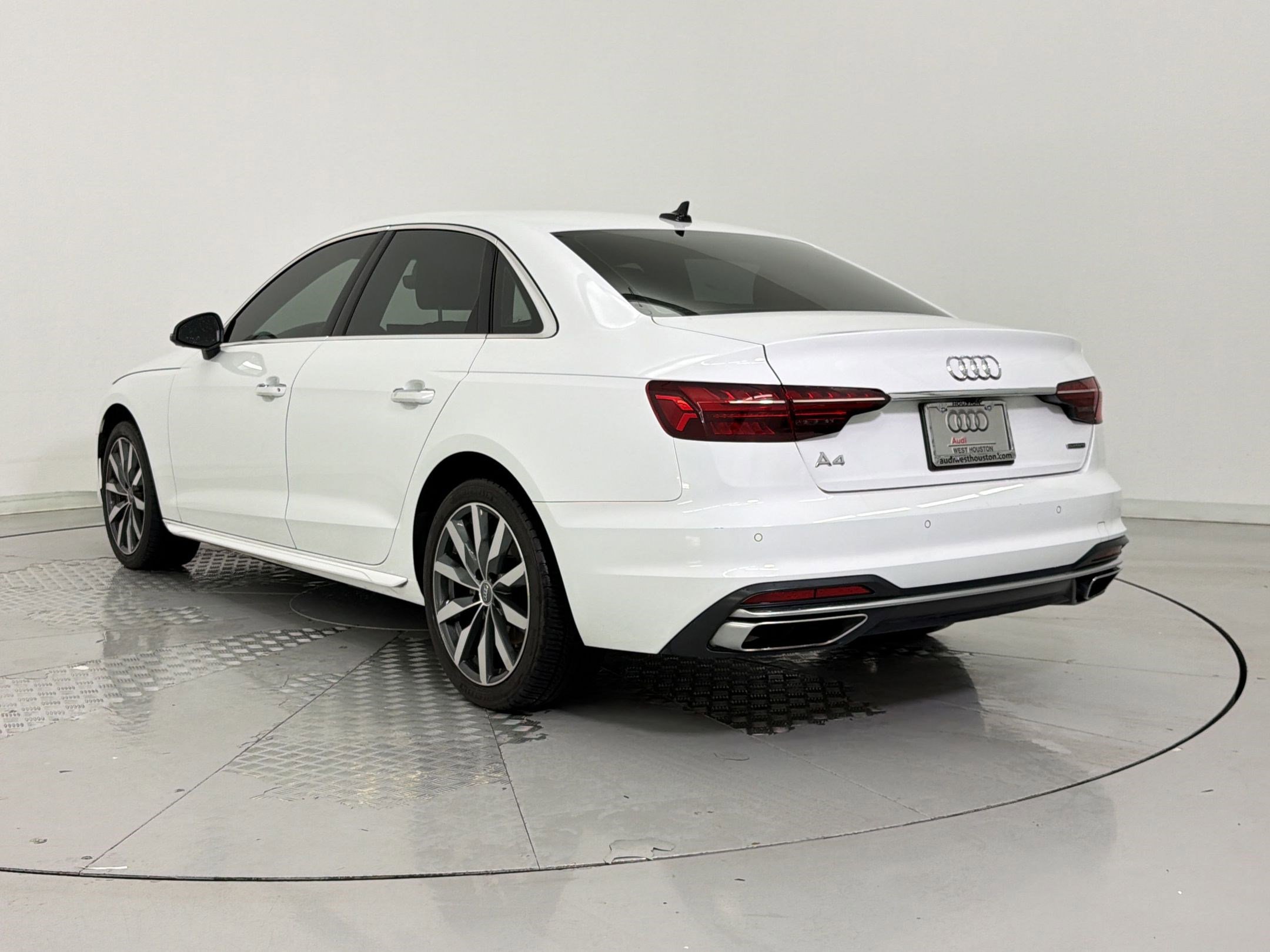 Used 2021 Audi A4 2.0T Premium Plus w/ Premium Plus Package AWD/4WD image 3