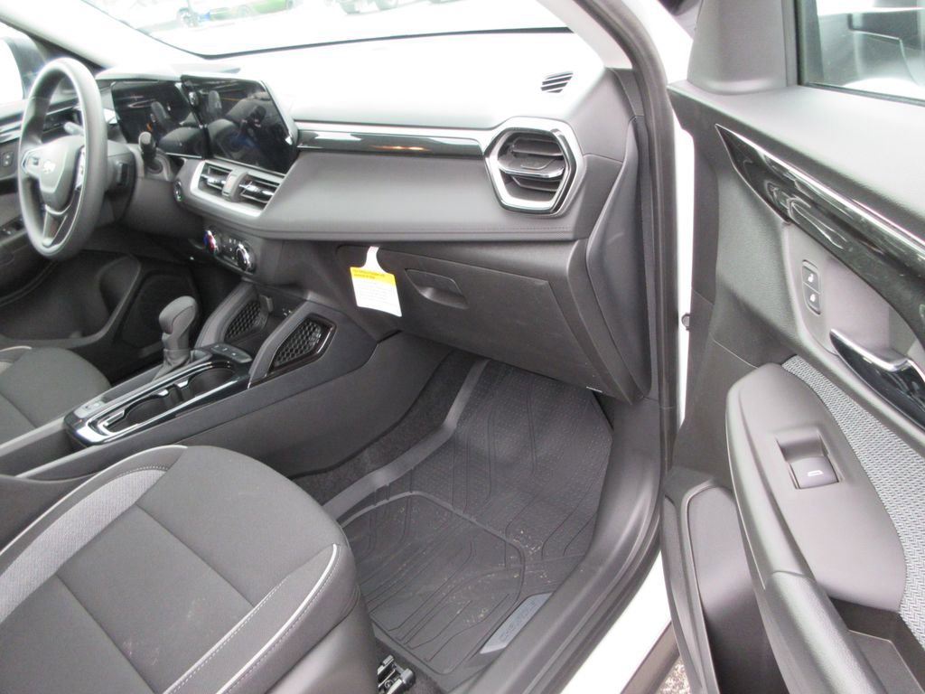 New 2026 Chevrolet TrailBlazer LS w/ LS Convenience Package FWD image 33