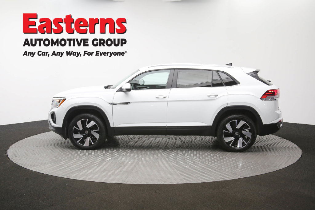 Used 2025 Volkswagen Atlas Cross Sport SE FWD image 61