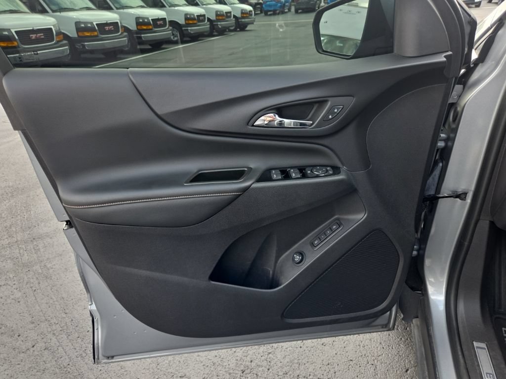 Used 2024 Chevrolet Equinox Premier FWD image 19