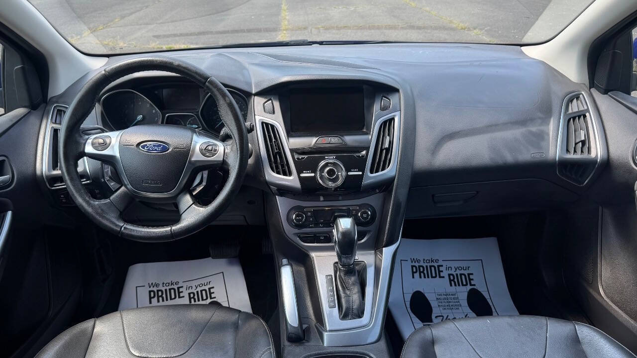 Used 2013 Ford Focus Titanium w/ Titanium Handling Pkg FWD image 11