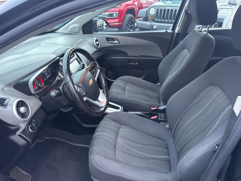 Used 2017 Chevrolet Sonic LT w/ Convenience Package image 9