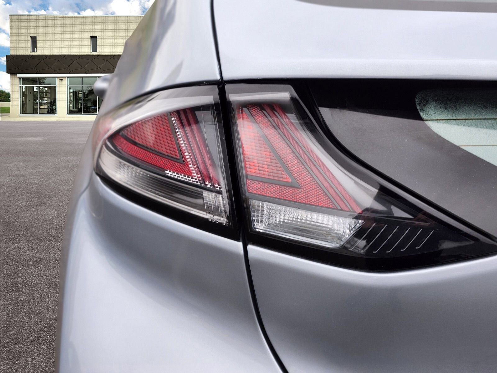 Used 2021 Hyundai Ioniq SE image 9