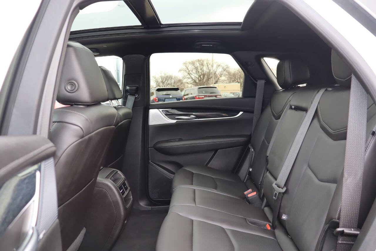 Used 2023 Cadillac XT5 Premium Luxury w/ Technology Package image 6