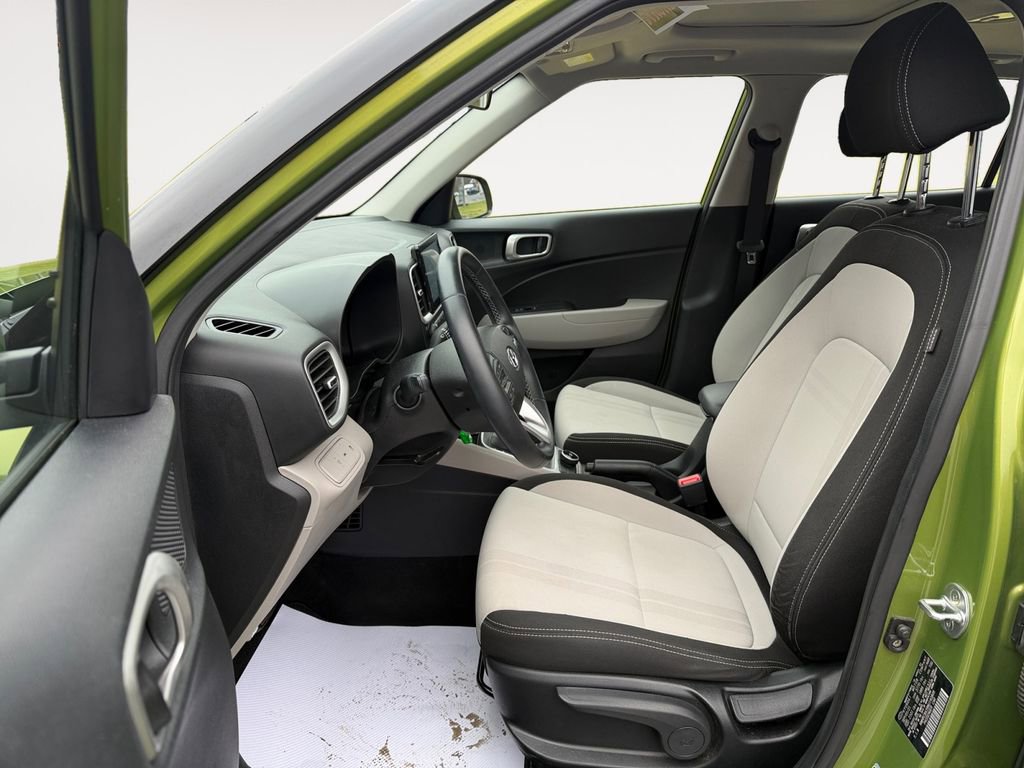 Certified 2022 Hyundai Venue SEL image 11