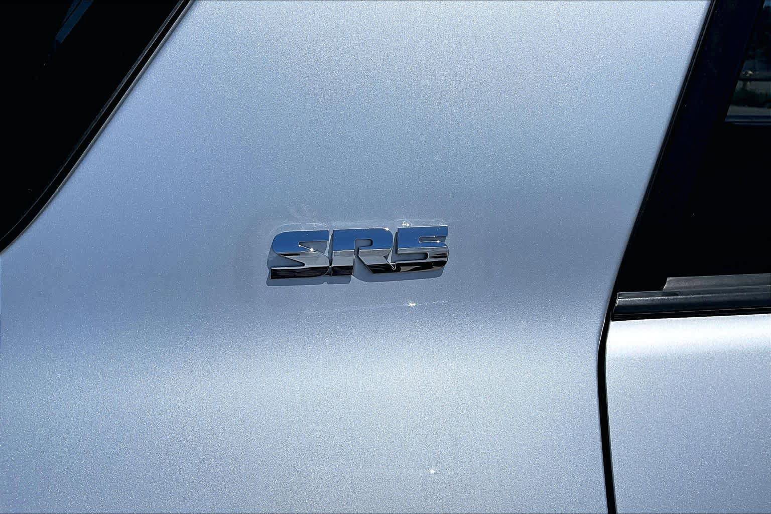 Used 2021 Toyota 4Runner SR5 AWD/4WD image 9