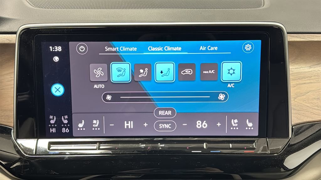 Used 2024 Volkswagen Atlas SE w/ Black Wheel Package image 17