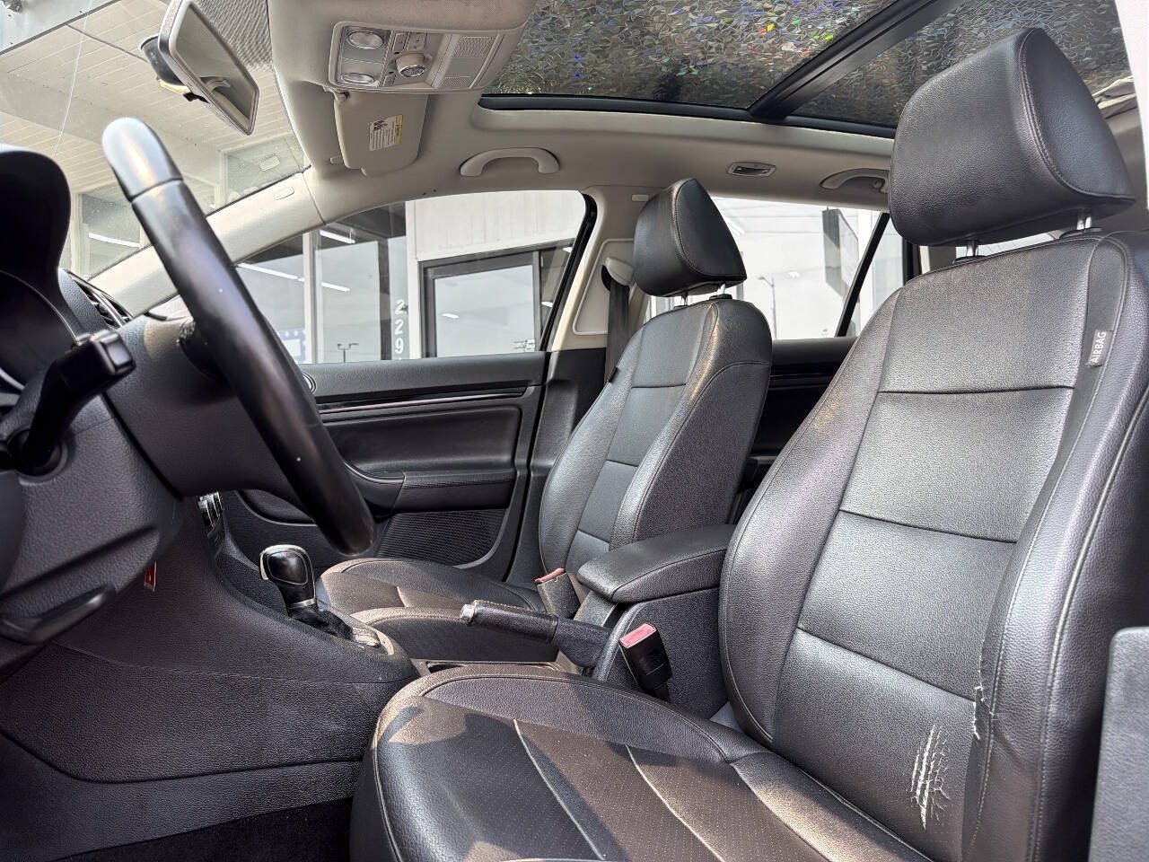 Used 2014 Volkswagen Jetta TDI FWD image 32