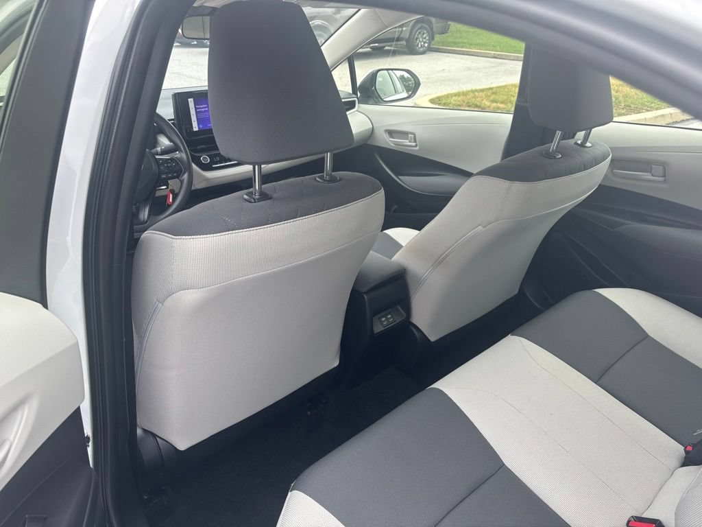 Used 2023 Toyota Corolla LE FWD image 33