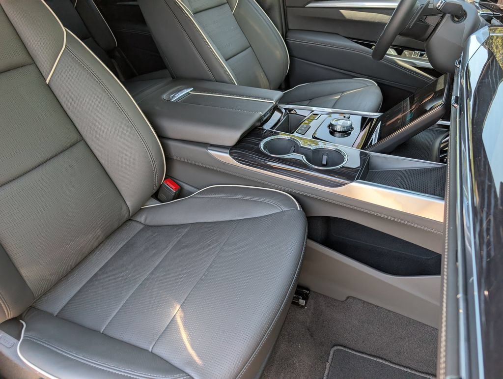 New 2026 Cadillac Escalade Sport w/ Touring Package AWD/4WD image 20