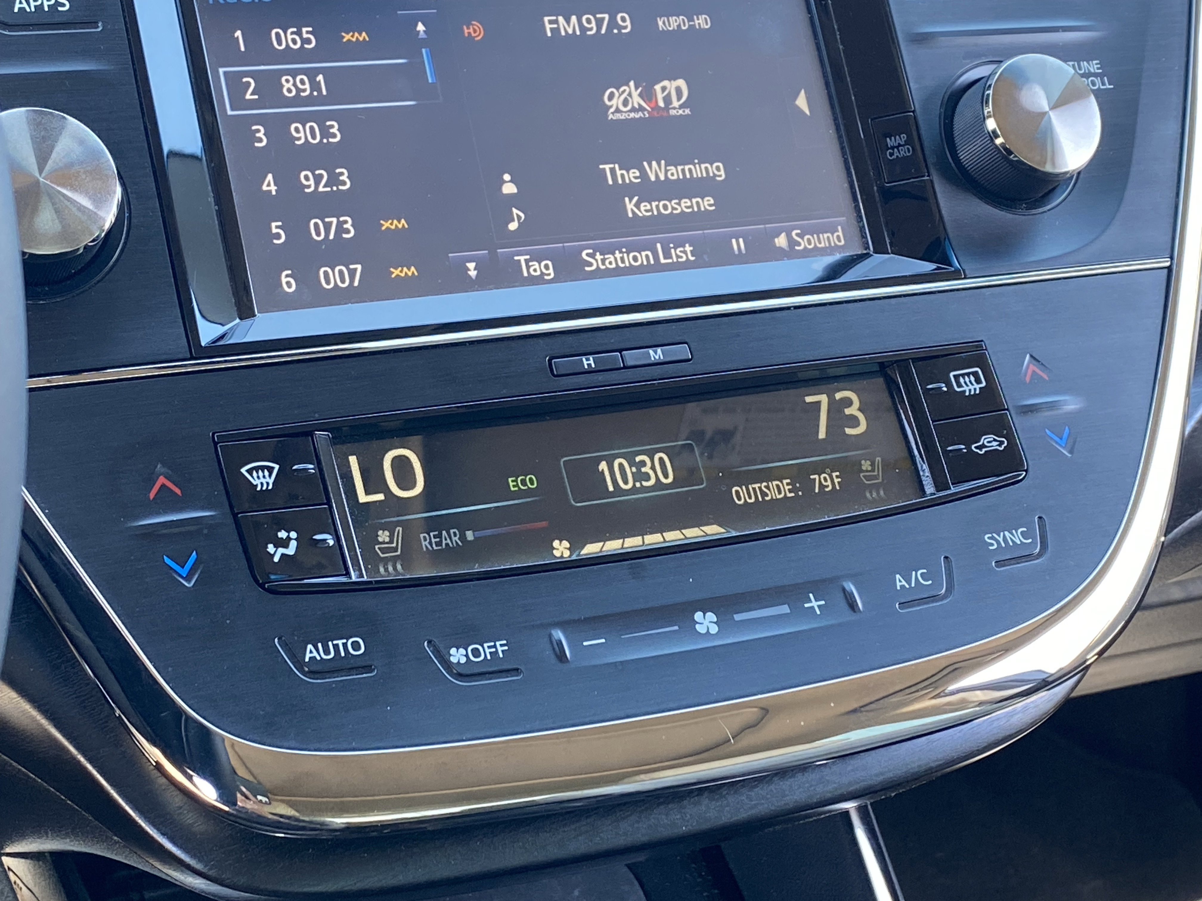 Used 2016 Toyota Avalon Limited w/ Toyota Safety Sense Package image 23